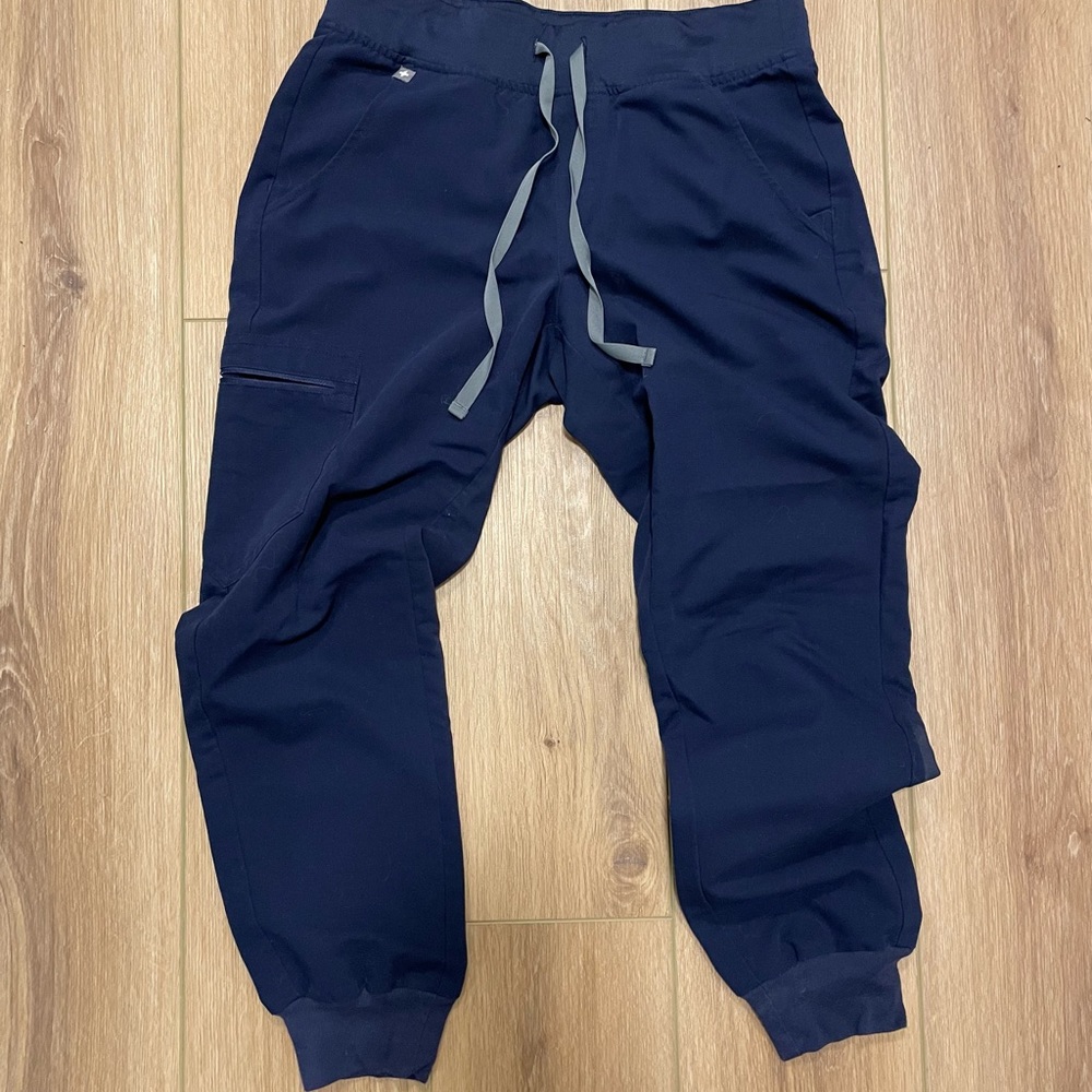 Figs navy Zamora jogger scrub pants. Small.